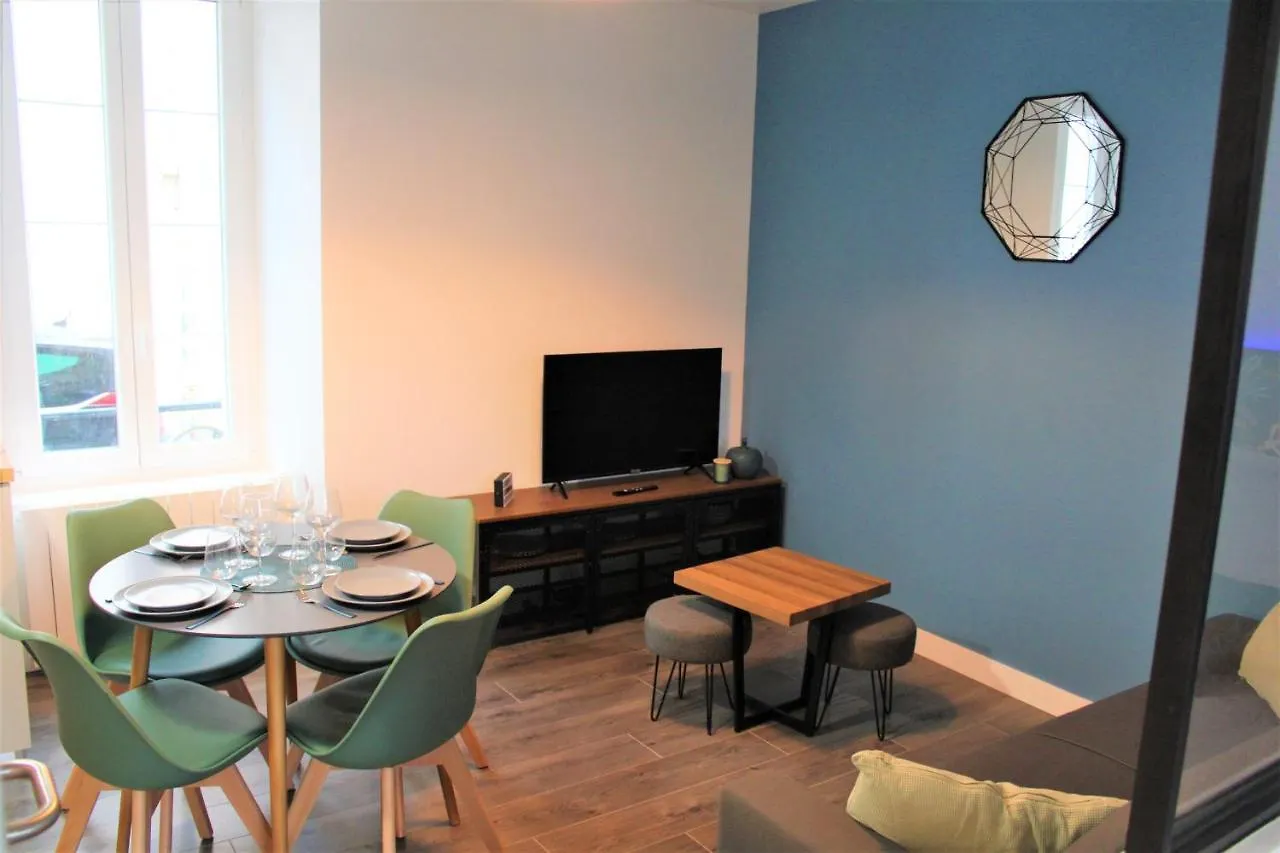 Pontivy Centre, Studio Confort Apartment 0*,  France